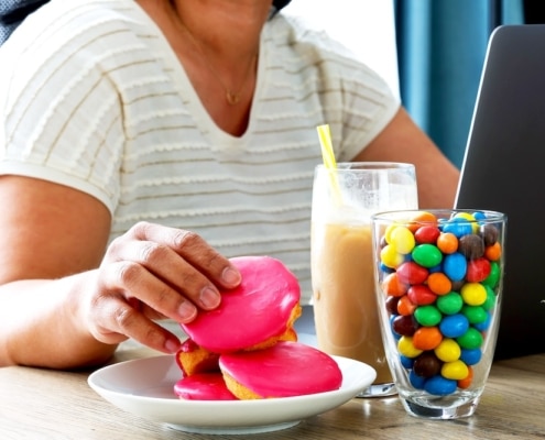 10 foods for diabetic individuals to avoid eating.