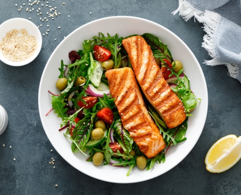 salad with grilled salmon